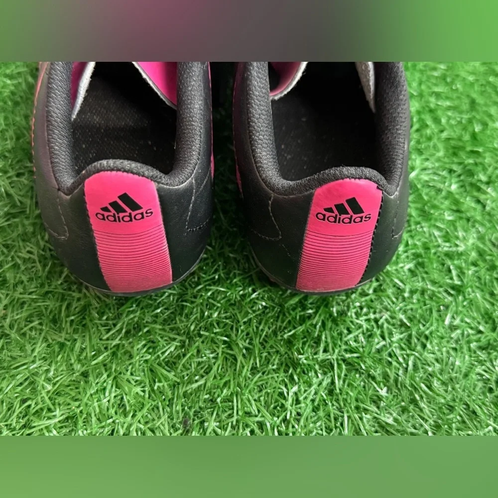 Adidas Black and Pink‎ Athletic Cleats Size 3.5